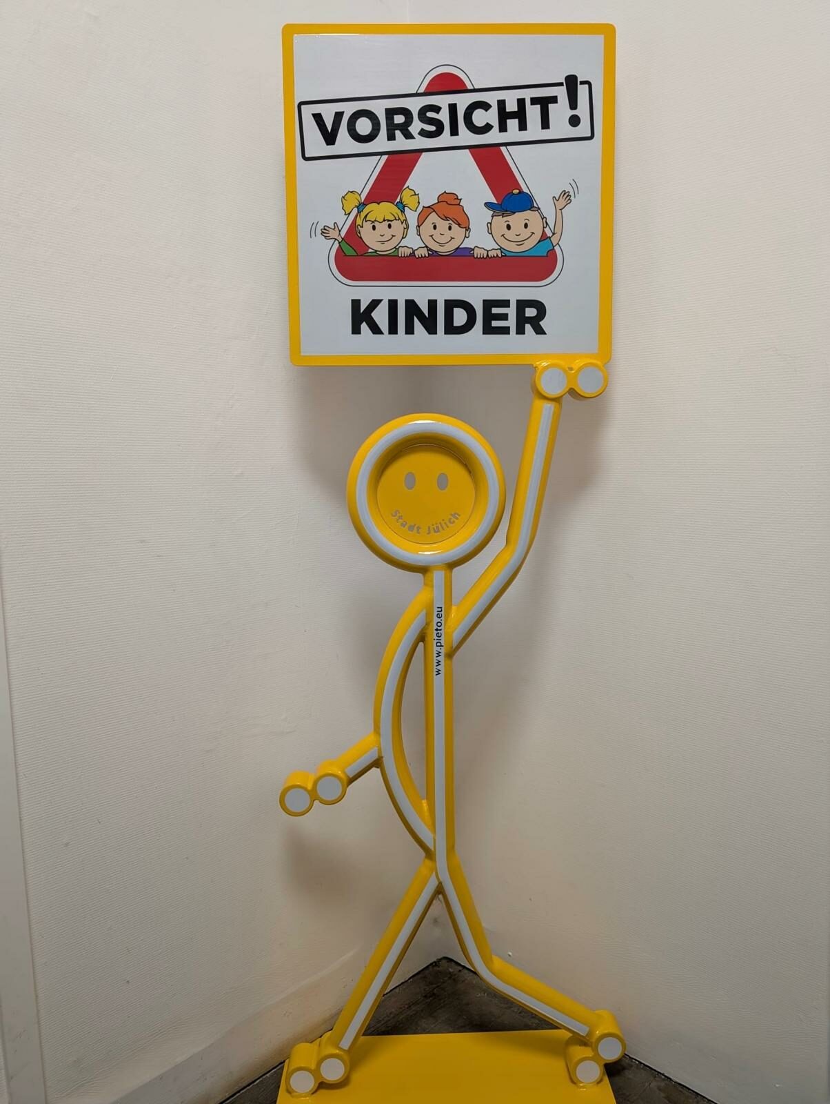 Un projet de personnalisation de nos silhouettes de prévention PIETO® à Jülich, en Allemagne 1 Un projet de personnalisation de nos silhouettes de prévention PIETO® à Jülich, en Allemagne 1